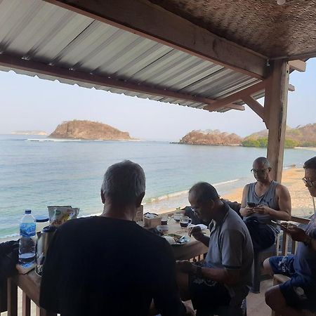 Boneputeh Homestay Taliwang Exteriör bild