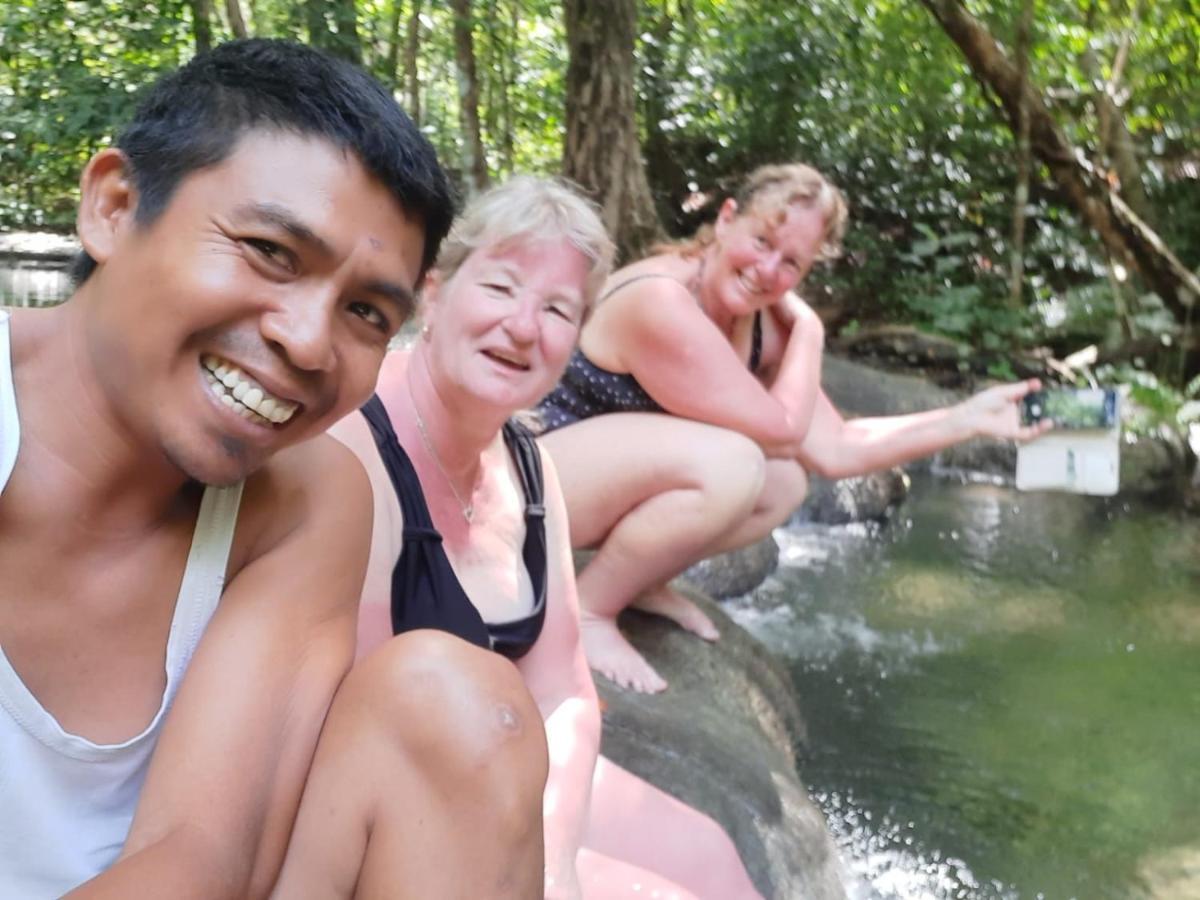 Boneputeh Homestay Taliwang Exteriör bild