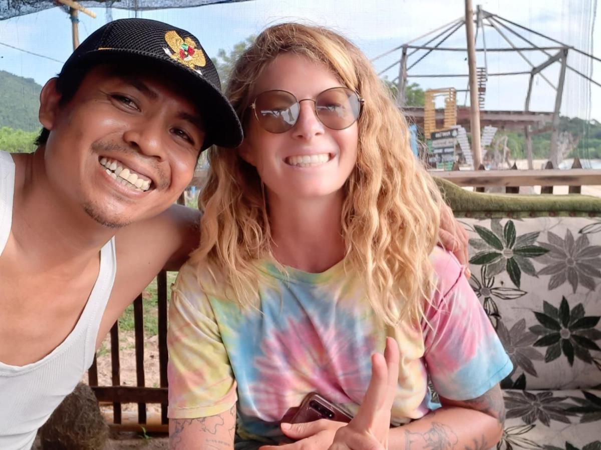 Boneputeh Homestay Taliwang Exteriör bild