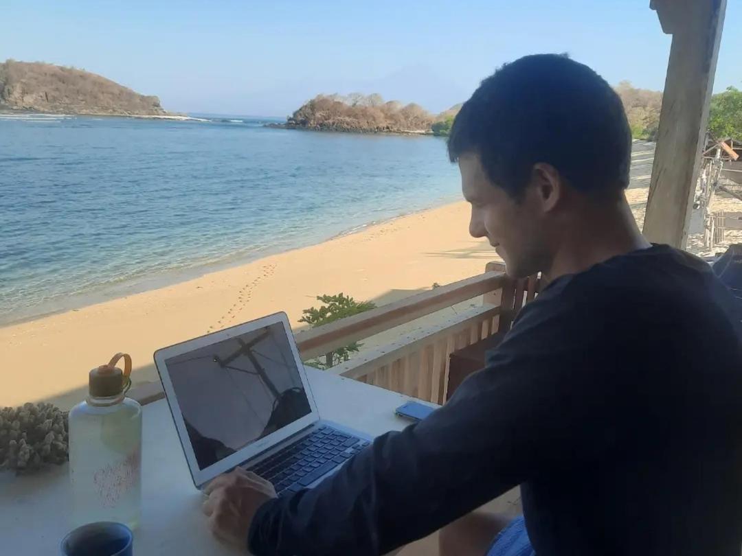 Boneputeh Homestay Taliwang Exteriör bild