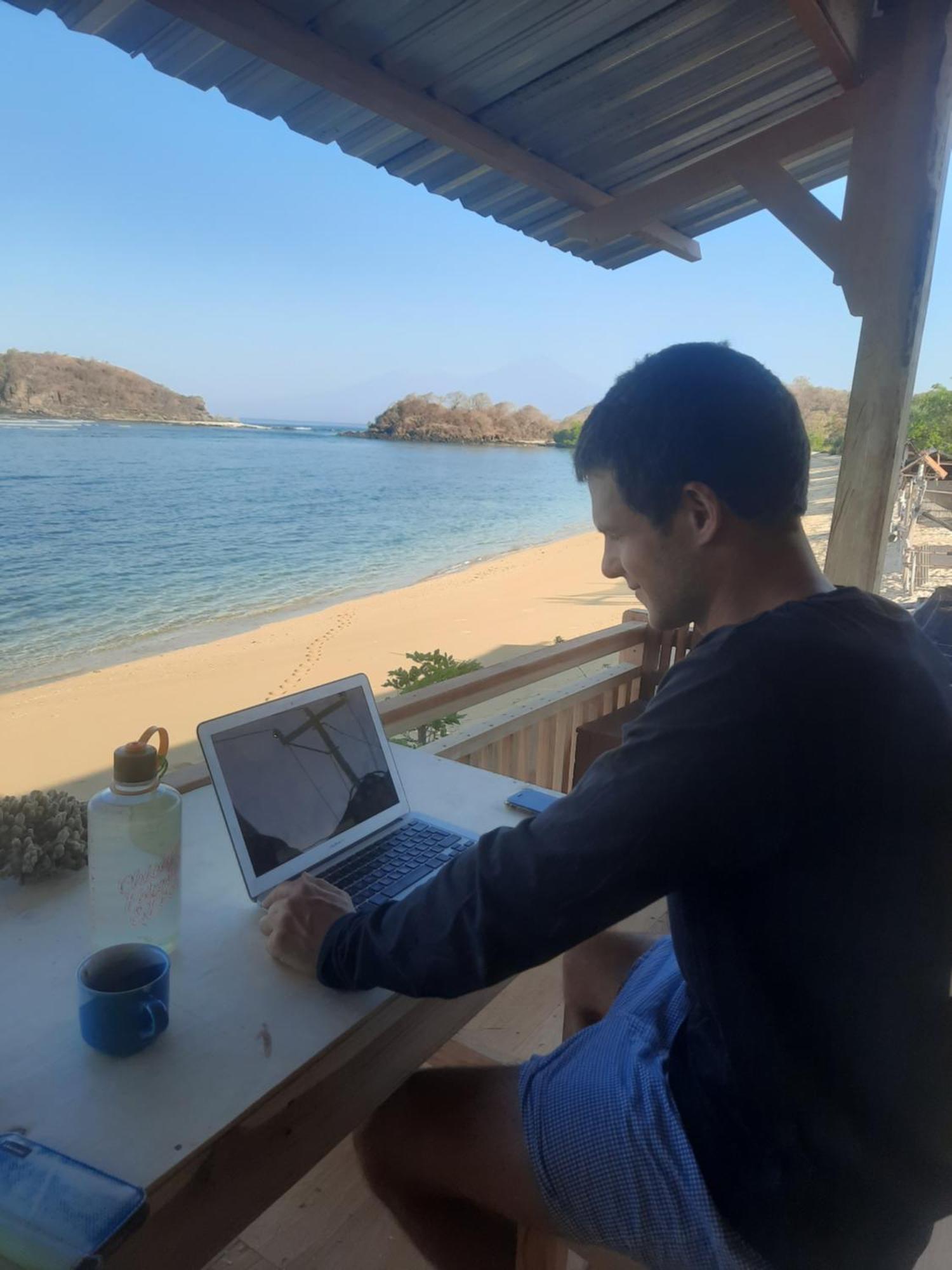 Boneputeh Homestay Taliwang Exteriör bild