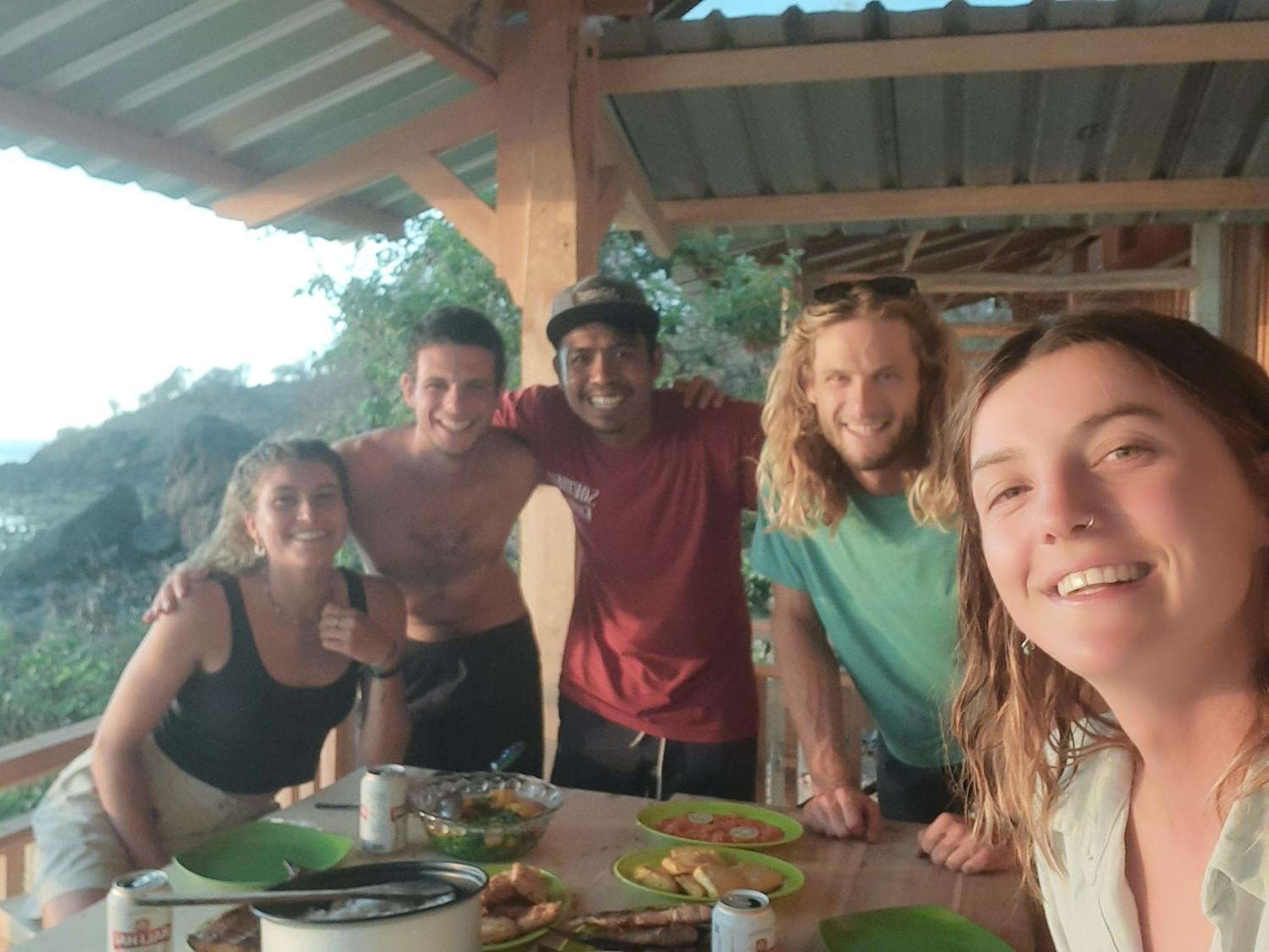 Boneputeh Homestay Taliwang Exteriör bild