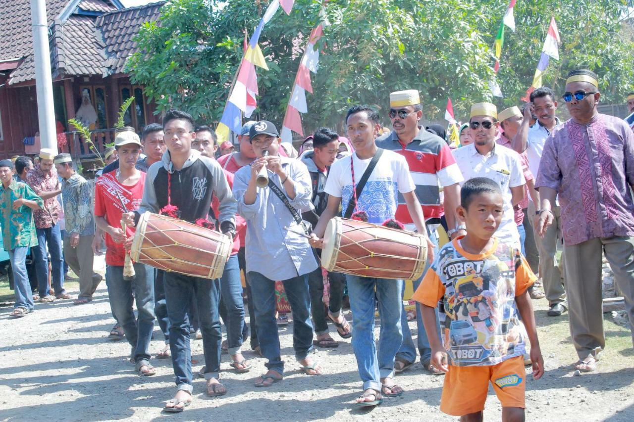Boneputeh Homestay Taliwang Exteriör bild
