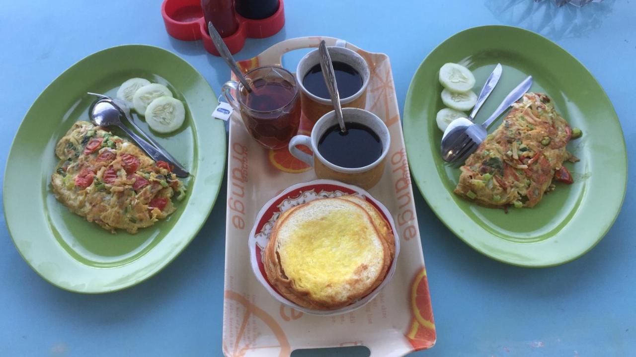 Boneputeh Homestay Taliwang Exteriör bild